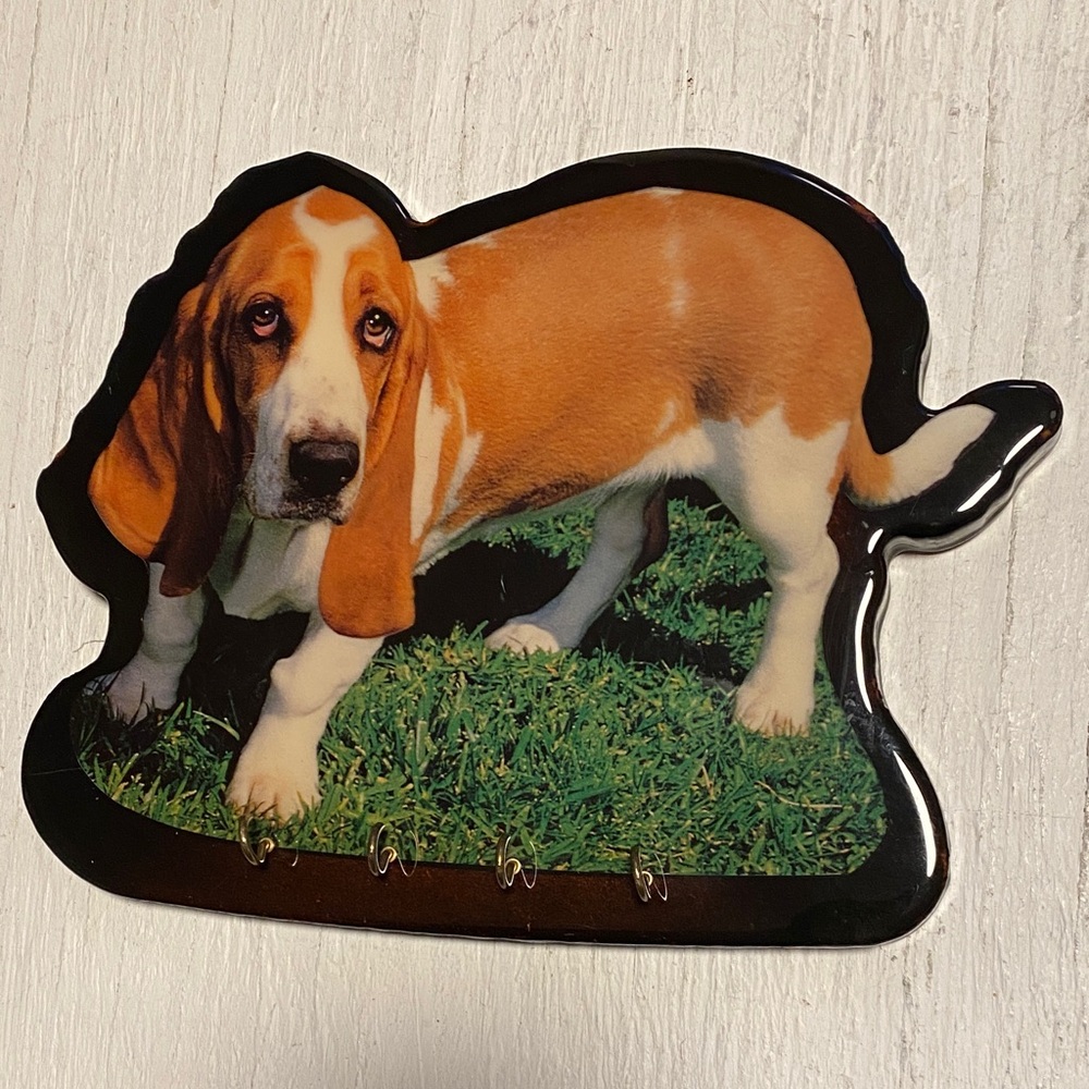 Vintage key holder/Basset Hound Wall Hook/key Holder - Tan and White